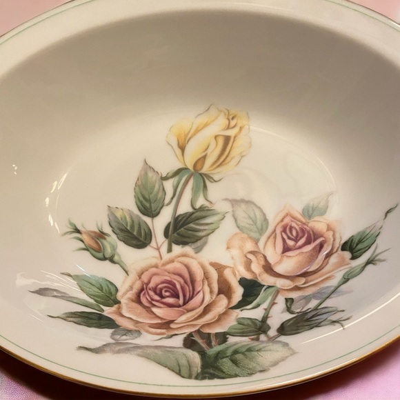 Kent China Trio Pattern Oval Serving Bowl. Mint condition. - Picture 3 of 5